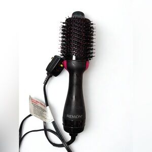 Revlon One-Step Volumizer Dryer Brush
